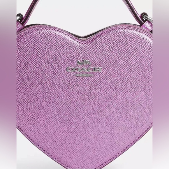 Heart-shaped Coach leather purse - Picture 9 of 9